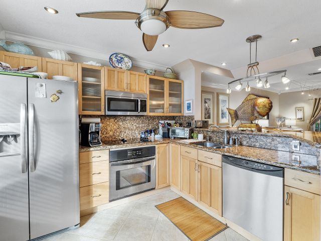 Дом в аренду по адресу 2725 NE 15th Street - фото 6907616