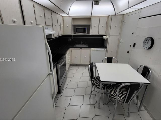 Продажа квартиры #1117 - фото 7512066