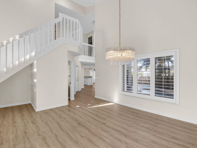 Продажа дома по адресу 4517 NW 5th Avenue - фото 6918336