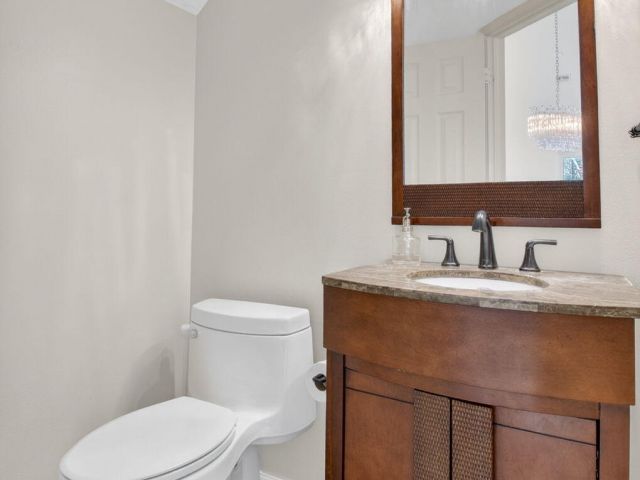 Продажа дома по адресу 4517 NW 5th Avenue - фото 6918337