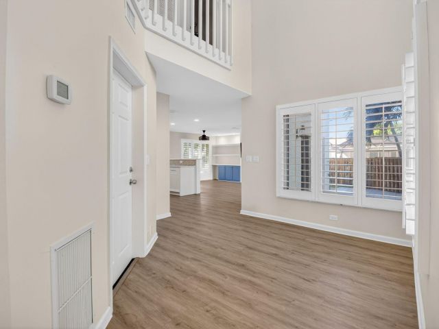 Продажа дома по адресу 4517 NW 5th Avenue - фото 6918338