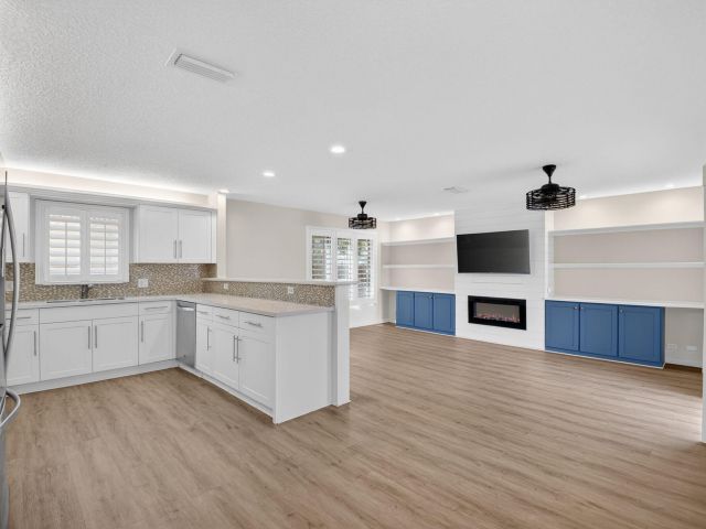 Продажа дома по адресу 4517 NW 5th Avenue - фото 6918344