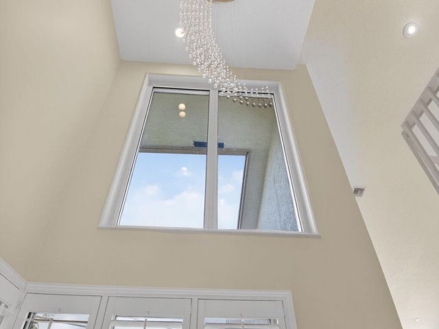 Продажа дома по адресу 4517 NW 5th Avenue - фото 6918347