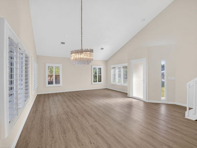 Продажа дома по адресу 4517 NW 5th Avenue - фото 6918349