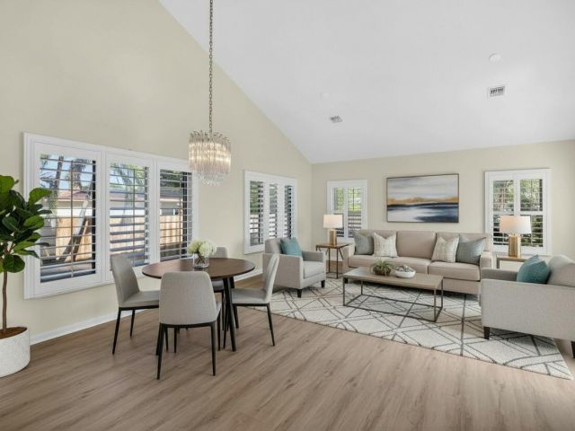 Продажа дома по адресу 4517 NW 5th Avenue - фото 6918351