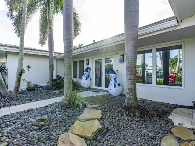 Продажа дома по адресу 851 SE 5th Avenue - фото 6906565