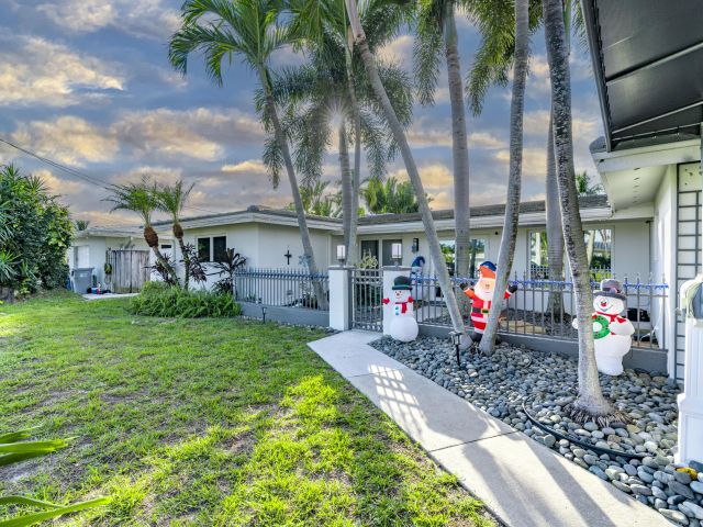 Продажа дома по адресу 851 SE 5th Avenue - фото 6906567