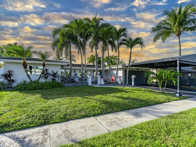 Продажа дома по адресу 851 SE 5th Avenue - фото 6906575