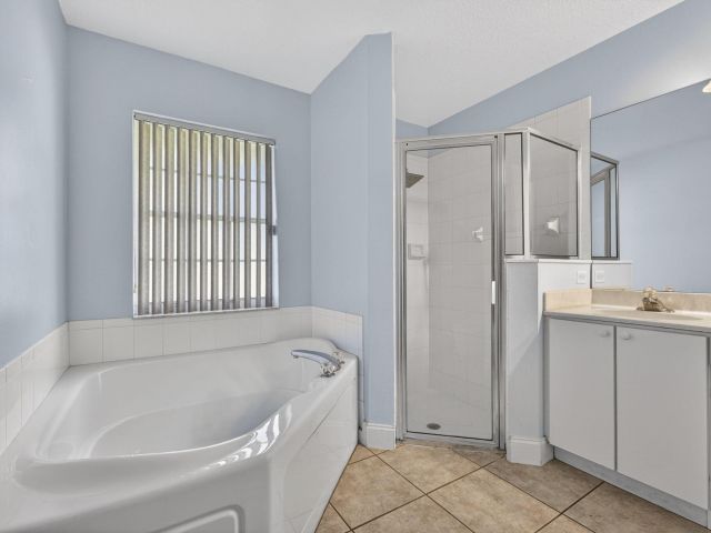 Дом в аренду по адресу 11646 63rd Lane N - фото 6908645