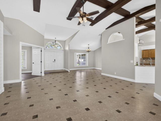 Дом в аренду по адресу 11646 63rd Lane N - фото 6908658