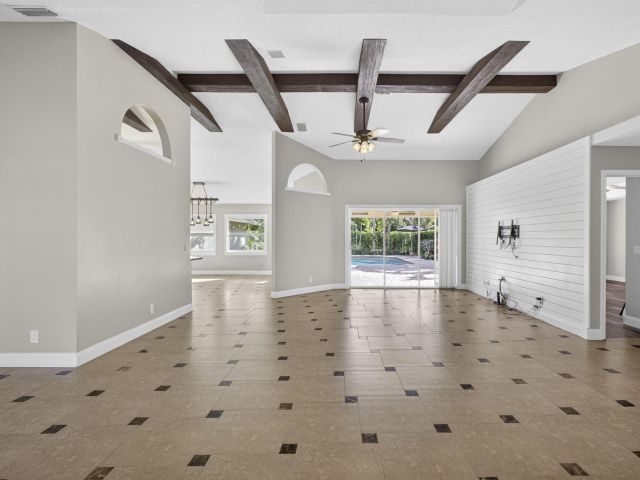 Дом в аренду по адресу 11646 63rd Lane N - фото 6908659