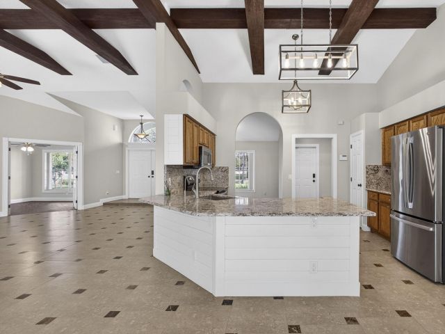 Дом в аренду по адресу 11646 63rd Lane N - фото 6908663