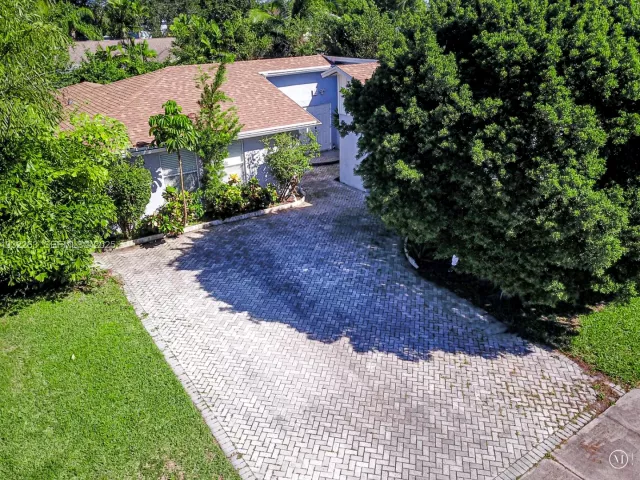 Продажа дома по адресу 4093 NW 1st Pl - фото 6917745