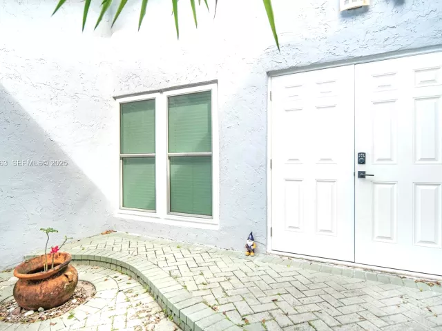 Продажа дома по адресу 4093 NW 1st Pl - фото 6917747