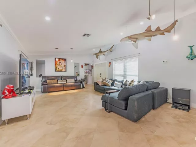 Продажа дома по адресу 4093 NW 1st Pl - фото 6917734