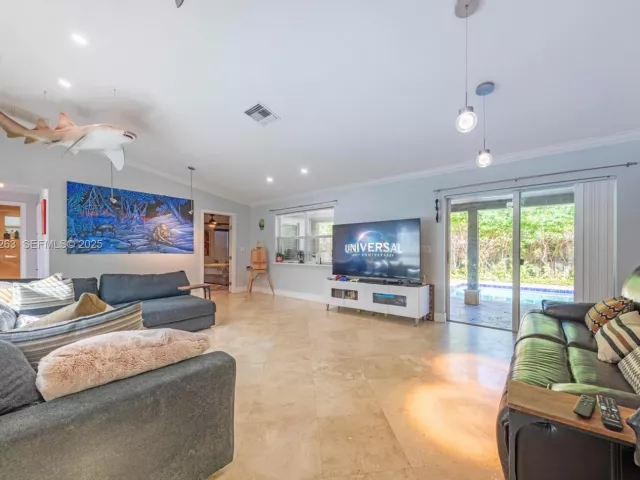 Продажа дома по адресу 4093 NW 1st Pl - фото 6917736