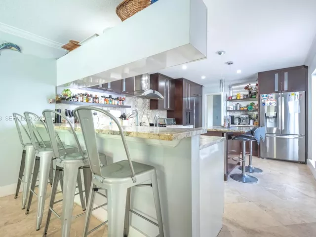 Продажа дома по адресу 4093 NW 1st Pl - фото 6917738