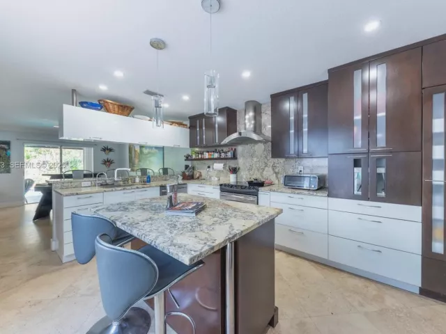 Продажа дома по адресу 4093 NW 1st Pl - фото 6917740