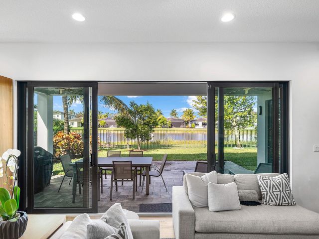 Продажа дома по адресу 8617 Tower Bridge Court - фото 6911815