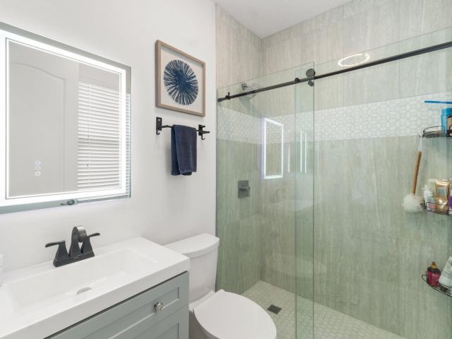 Дом в аренду по адресу 3643 NW 5th Terrace - фото 6908670