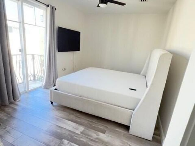 Дом в аренду по адресу 3643 NW 5th Terrace - фото 6908671