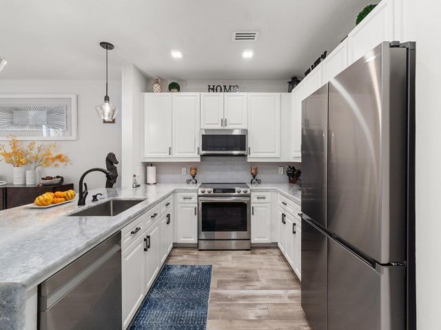 Дом в аренду по адресу 3643 NW 5th Terrace - фото 6908685