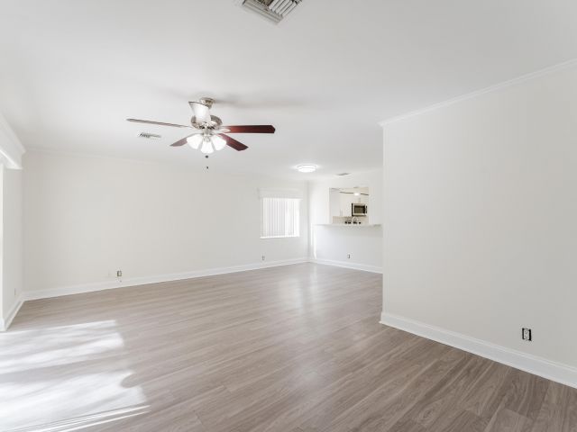 Дом в аренду по адресу 302 NE 36th Street - фото 6911449