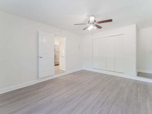 Дом в аренду по адресу 302 NE 36th Street - фото 6911457