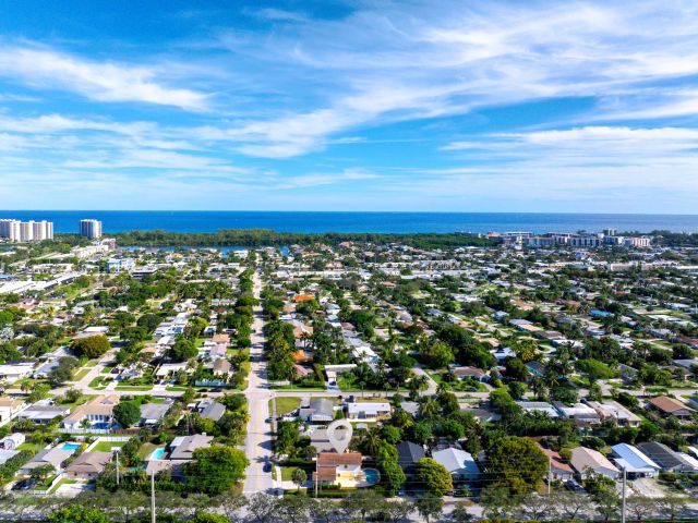 Дом в аренду по адресу 302 NE 36th Street - фото 6911462