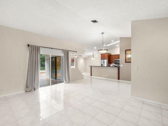 Дом в аренду по адресу 21011 Windemere Lane - фото 6918743