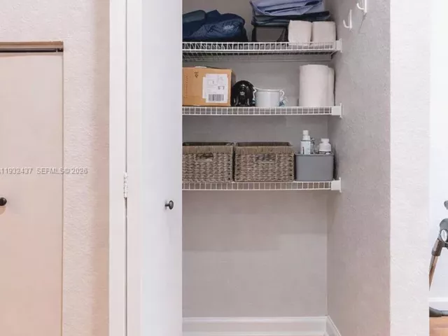 Продажа дома по адресу 59 SE 3rd Ave - фото 6910479