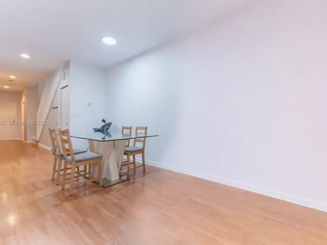 Продажа дома по адресу 59 SE 3rd Ave - фото 6910482