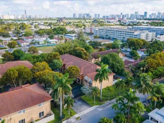 Продажа дома по адресу 59 SE 3rd Ave - фото 6910485