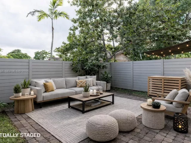 Продажа дома по адресу 59 SE 3rd Ave - фото 6910475