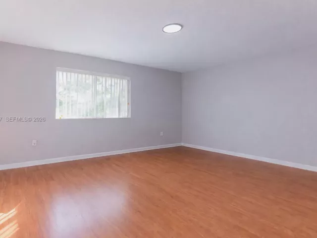 Продажа дома по адресу 59 SE 3rd Ave - фото 6910469