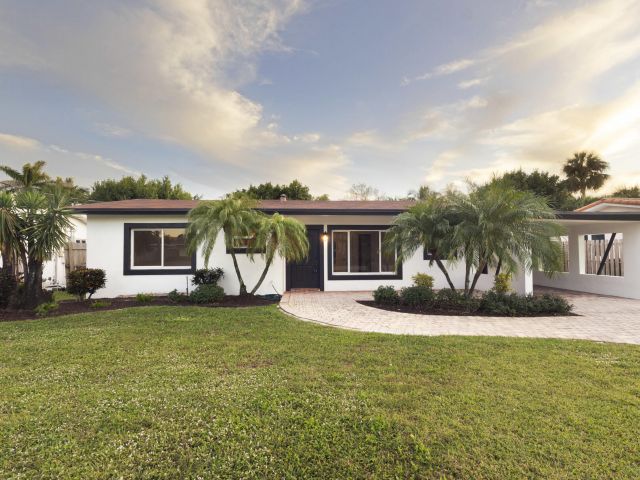 Продажа дома по адресу 2940 NE 18th Street - фото 6913425