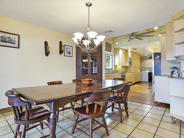 Дом в аренду по адресу 1901 N Riverside Drive - фото 6920844