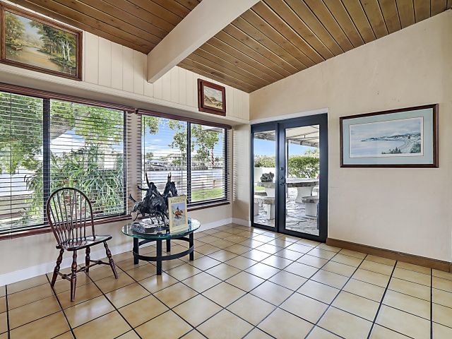 Дом в аренду по адресу 1901 N Riverside Drive - фото 6920846