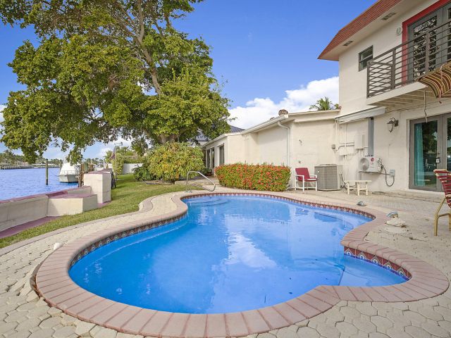 Дом в аренду по адресу 1901 N Riverside Drive - фото 6920859