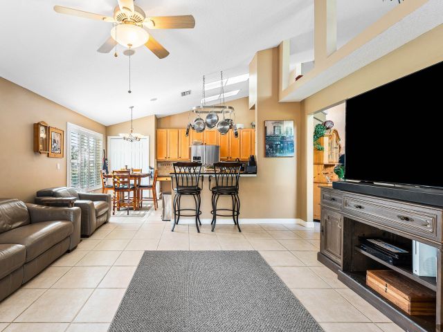 Продажа дома по адресу 3766 Victoria Road - фото 6910354