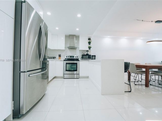 Продажа квартиры #1003 - фото 6912996