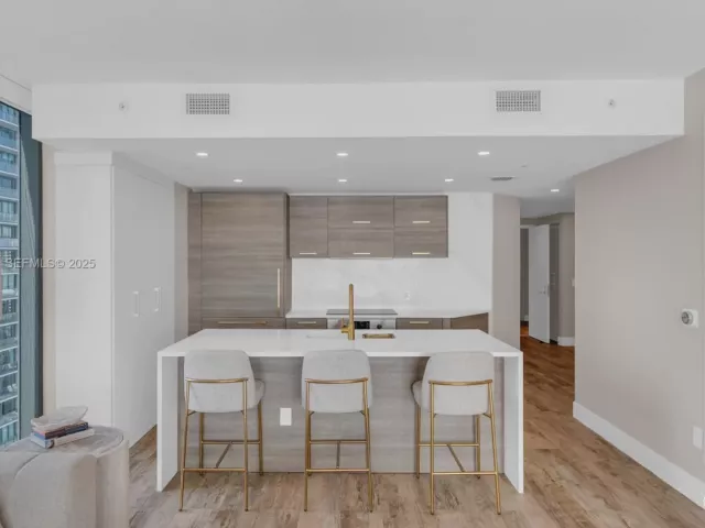 Продажа квартиры #2901 - фото 6913154