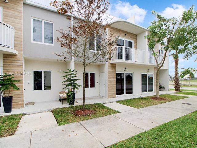 Дом в аренду по адресу 14482 SW 259th St 0 - фото 7464684