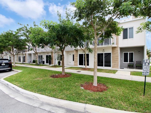 Дом в аренду по адресу 14482 SW 259th St 0 - фото 7464688