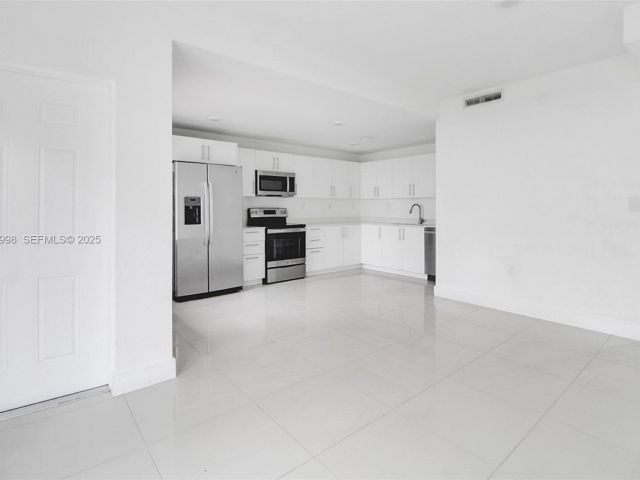 Дом в аренду по адресу 14482 SW 259th St 0 - фото 7464693