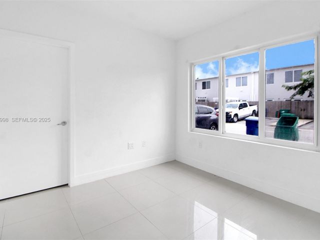 Дом в аренду по адресу 14482 SW 259th St 0 - фото 7464697