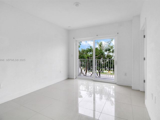 Дом в аренду по адресу 14482 SW 259th St 0 - фото 7464714