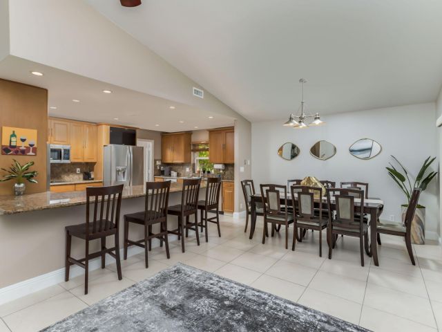 Дом в аренду по адресу 7572 Silver Woods Court - фото 6913266