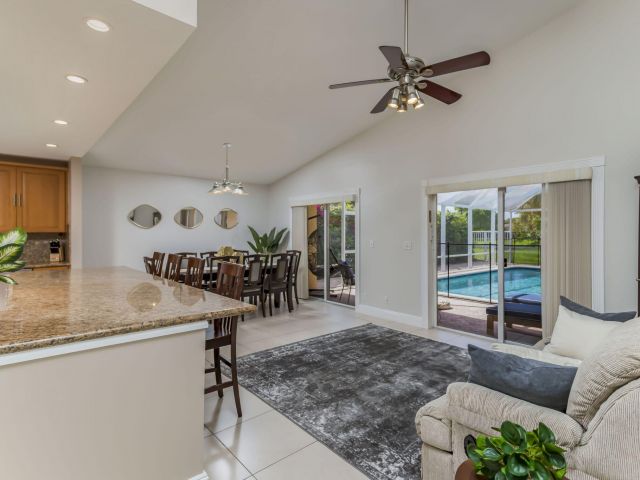 Дом в аренду по адресу 7572 Silver Woods Court - фото 6913267