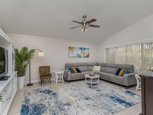 Дом в аренду по адресу 7572 Silver Woods Court - фото 6913269